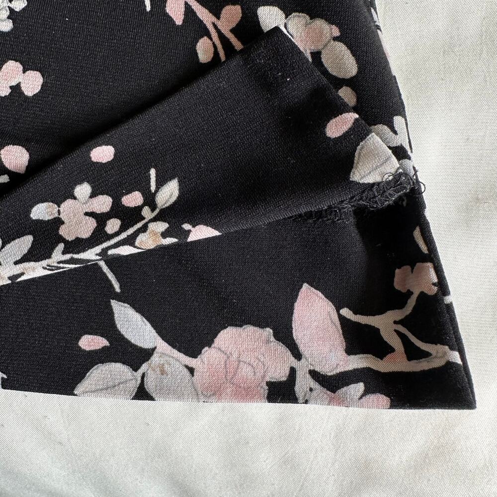 Karl Lagerfeld Yessie Floral Blouse Top Trumpet Flutter Sleeve Black 1X Fairy - Picture 9 of 13